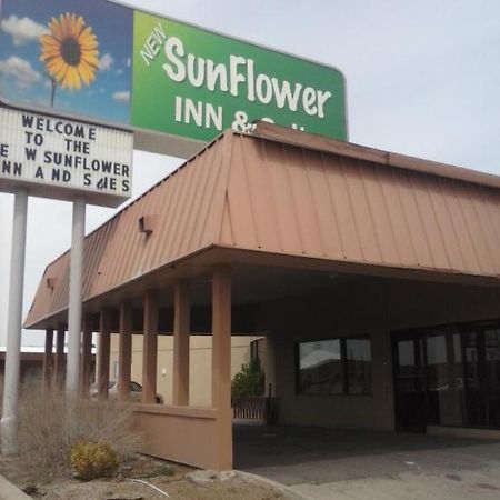 Sunflower Inn & Suites - Garden City Exterior foto