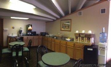 Sunflower Inn & Suites - Garden City Exterior foto