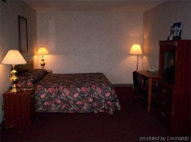 Sunflower Inn & Suites - Garden City Habitación foto